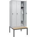 C+P Spind Classic PLUS Sitzbank, 3 Abteile, lichtgrau, B 900 mm, Sicherheits-Drehriegel, untergebaut, Buche-Hartholz