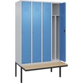 C+P Spind Classic PLUS Sitzbank, 4 Abteile, mittig, lichtgrau / lichtblau, B 1200 mm, Zylinderschloss, auskragend, Buche-Hartholz