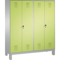 CP EVOLO Garderobenschrank, zueinander schlagende Türen 4 Abteile, Abteilbreite 400 mm, mit Füßen weißaluminium / viridingrün