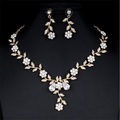 1 Set Brautschmuck-Sets For Damen Weiß Weihnachten Party Hochzeit Strass Aleación Gliederkette Tropfen Blume Botanisch / Geschenk / Verlobung Lightinthebox