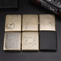 20 Stäbchen Zigarettenetui mit beidseitig offenen Seiten zur Unterstützung der Generation von geschnitzten Flip-Top-Zigarettenetuis aus bronzefarbenem kondensiertem Blumenmetall Lightinthebox