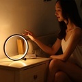 Lighinthebox, Touch-Dimmung LED-Tischlampe Schlafzimmer kreisförmige Schreibtischlampe Wohnzimmer schwarz / weiß USB-betriebene dimmbare Nachttischlampe rundes Nachtlicht für Schlafzimmerdekorationsbeleuchtung Lightinthebox