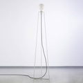 GRUPA Model M3 LED-Stehleuchte weiß, Kabel schwarz