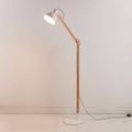 Shivanja - Stehlampe aus Holz u. Metall