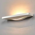 Attraktiver Wandfluter Lilia aus Gips