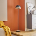 Lindby Lonnaris Stehleuchte mit Rattan, schwarz