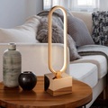 LED-Tischleuchte Colette in schönem Design, gold