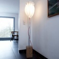 Domus, Stehleuchte Tulip rotes Kabel, Eiche weiß