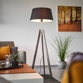 Thea - Holz-Stehleuchte mit schwarzem Chintzschirm