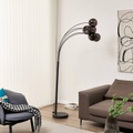 Lindby Wynoa Rauchglas-Stehlampe, fünfflammig