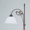 Berliner Messinglamp, Dezente Stehleuchte Ilka, antike Farbgebung