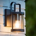 Außenwandleuchte Lindelo mit klarem Glas