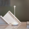 Zafferano Pina 3K Akku-Tischlampe IP54 weiß