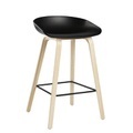 About a stool AAS 32 Barhocker / H 65 cm - Kunststoff & Stuhlbeine Holz - Hay schwarz/holz natur en plastikmaterial/holz