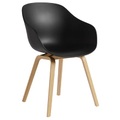 About a chair AAC 222 Sessel / Kunststoff & Holz - Hay schwarz en plastikmaterial