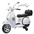 Playtastic, Playtastic Original Vespa-lizensierter elektrischer Kinder-Motorroller, LEDs, MP3